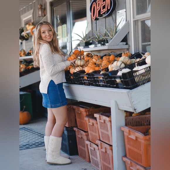 Meet your Posher, Sophie - Picture 2 of 4